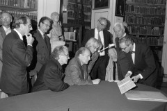 François Mitterand und Bundespräsident Richard v. Weizsäcker in der Herzogin Anna Amalia Bibliothek am 20.9.1991