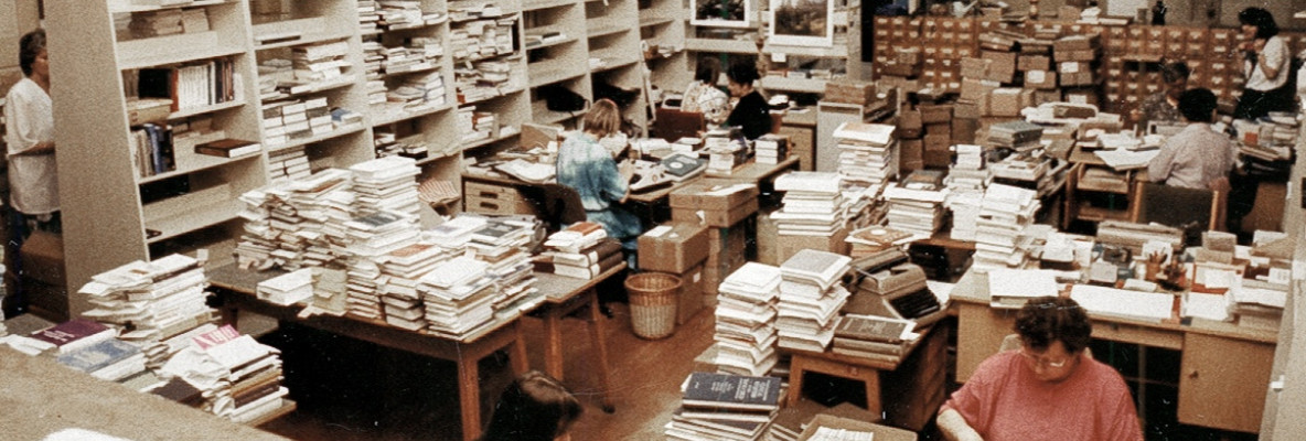 Lesesaal im Rostocker Hof für Buchbearbeitung umgewidmet, ca. 1992